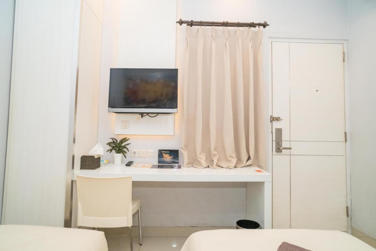 Reddoorz At Tirta Mansion Paramount Gading Cicayur المظهر الخارجي الصورة